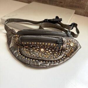 NWOT Kippys Authentic Genuine Leather Studded Crystal Metallic Waist Bag